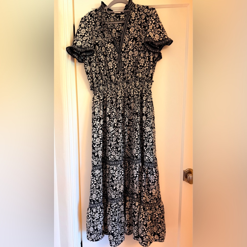Max Studio Black and White Floral Maxi Dress